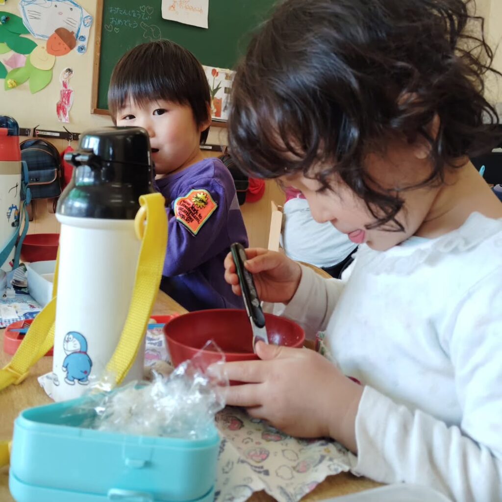昼食の様子
